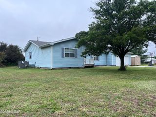 2038 W Trolley Car Lane, Carthage, MO 64836