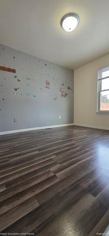 32230 Ruehle Avenue, Warren, MI 48093