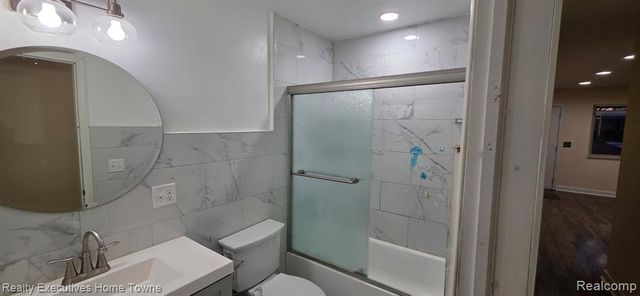 32230 Ruehle Avenue, Warren, MI 48093