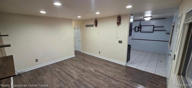 32230 Ruehle Avenue, Warren, MI 48093