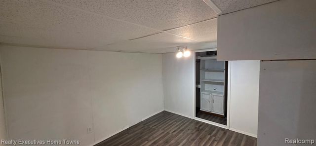 32230 Ruehle Avenue, Warren, MI 48093