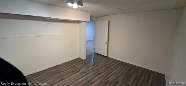 32230 Ruehle Avenue, Warren, MI 48093