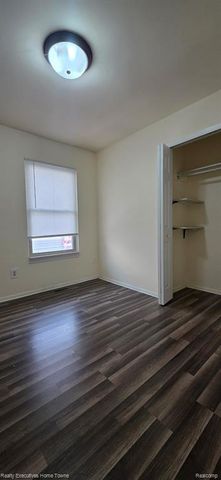 32230 Ruehle Avenue, Warren, MI 48093