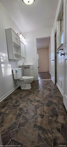 32230 Ruehle Avenue, Warren, MI 48093