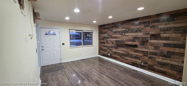 32230 Ruehle Avenue, Warren, MI 48093