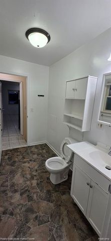 32230 Ruehle Avenue, Warren, MI 48093