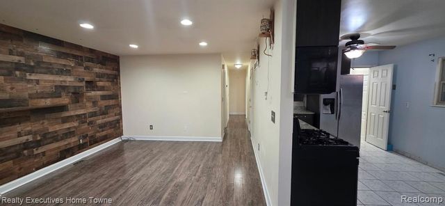 32230 Ruehle Avenue, Warren, MI 48093