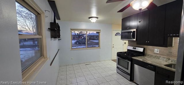 32230 Ruehle Avenue, Warren, MI 48093