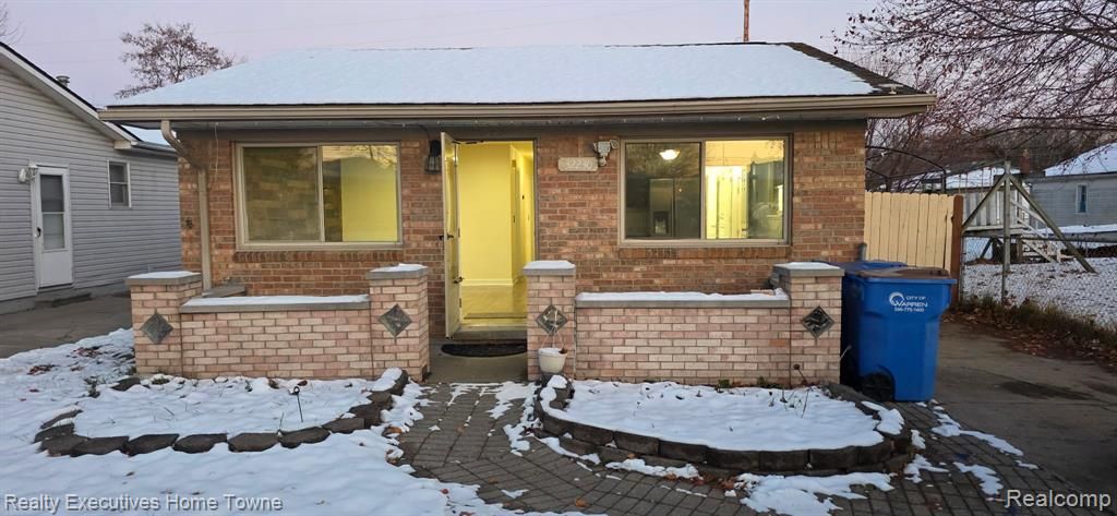 32230 Ruehle Avenue, Warren, MI 48093