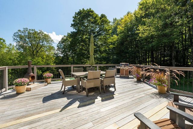 21 Pinnacle Point, Waterbury, VT 05676