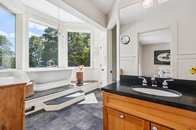 21 Pinnacle Point, Waterbury, VT 05676