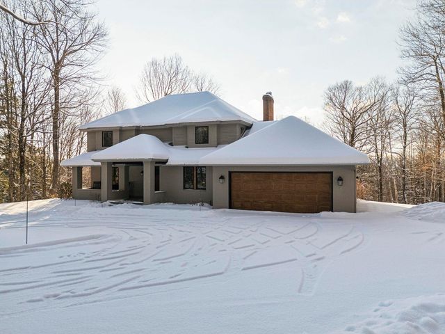 21 Pinnacle Point, Waterbury, VT 05676