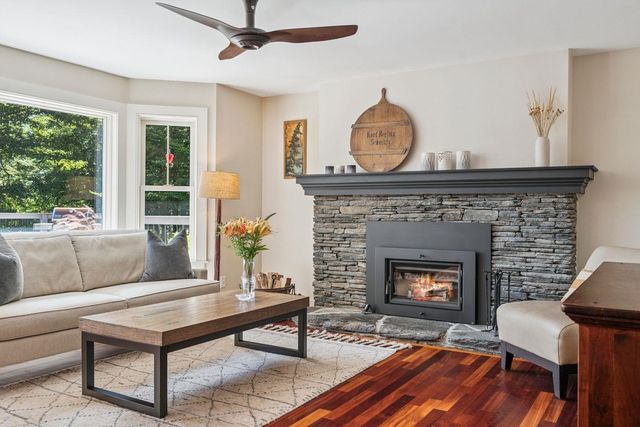 21 Pinnacle Point, Waterbury, VT 05676