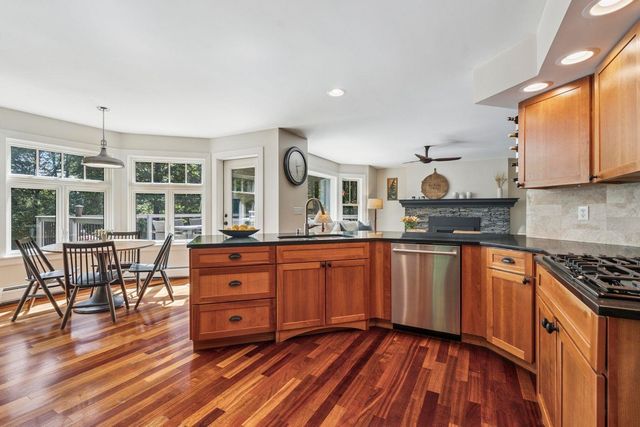 21 Pinnacle Point, Waterbury, VT 05676