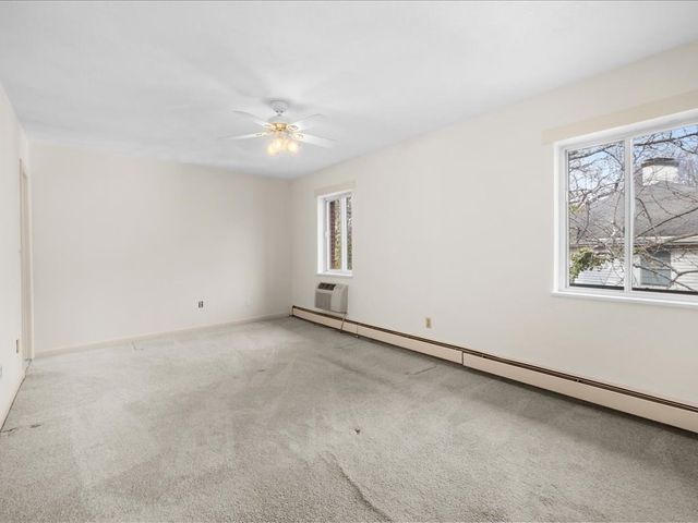 611 Watertown St 14, Newton, MA 02460