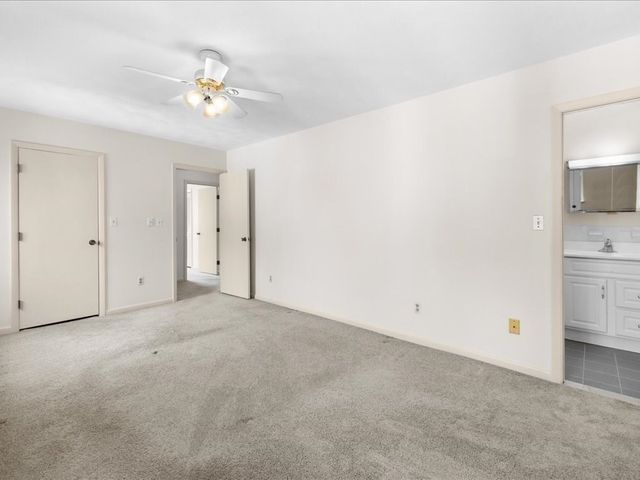 611 Watertown St 14, Newton, MA 02460
