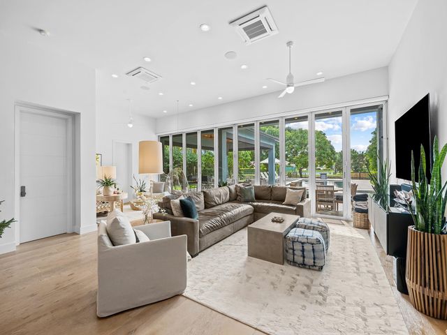 11350 NW 6th St, Plantation, FL 33325