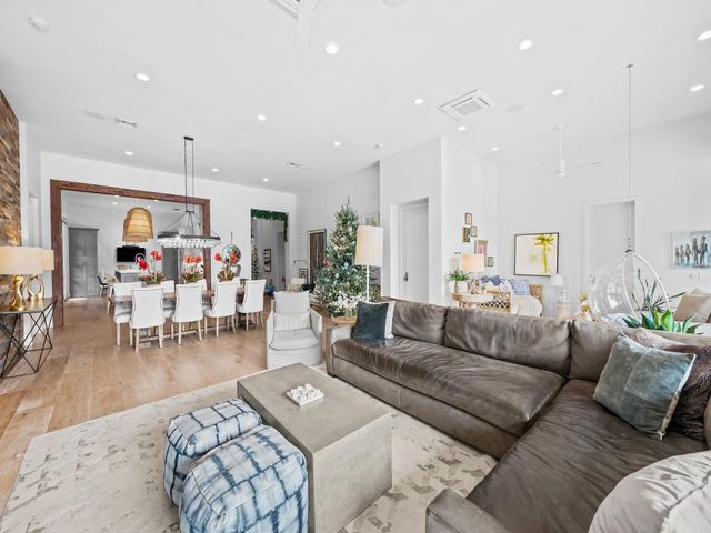 11350 NW 6th St, Plantation, FL 33325