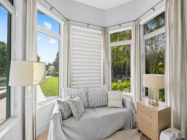 11350 NW 6th St, Plantation, FL 33325