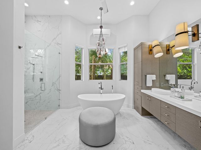 11350 NW 6th St, Plantation, FL 33325