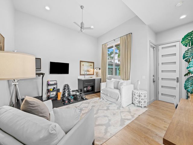 11350 NW 6th St, Plantation, FL 33325