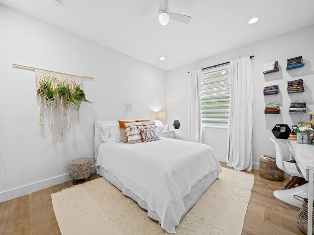 11350 NW 6th St, Plantation, FL 33325