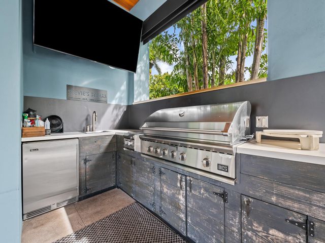 11350 NW 6th St, Plantation, FL 33325