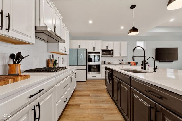 128 Creststone Boulevard, Westfield, IN 46074