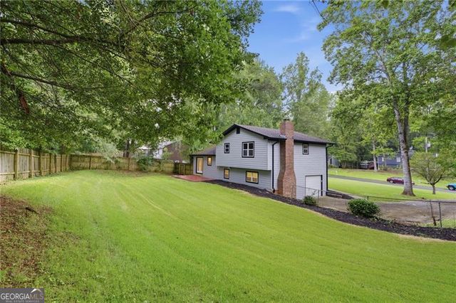 2420 Red Fox Run NW, Acworth, GA 30101