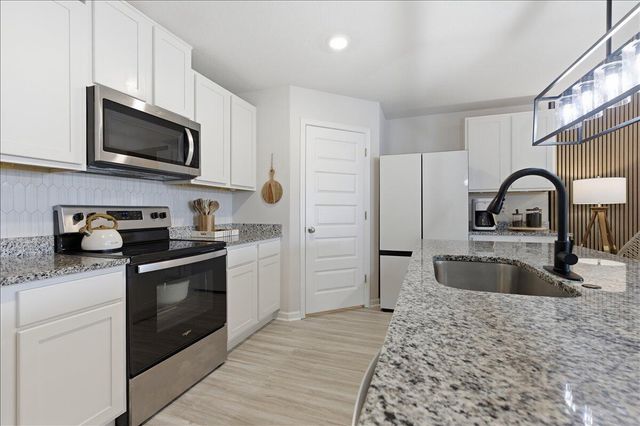 943 Sandbar Loop, Crestview, FL 32539
