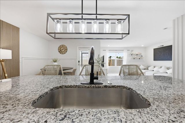 943 Sandbar Loop, Crestview, FL 32539
