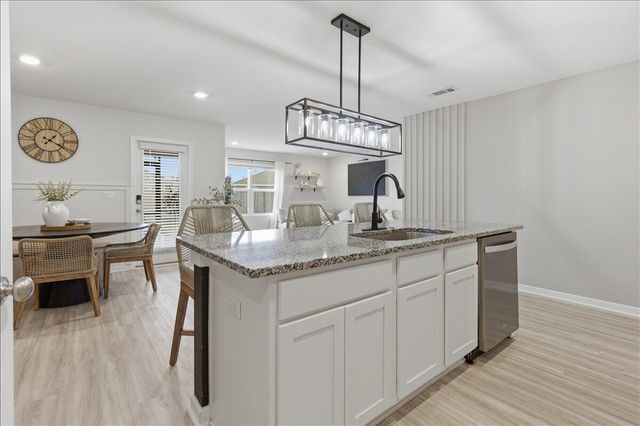 943 Sandbar Loop, Crestview, FL 32539