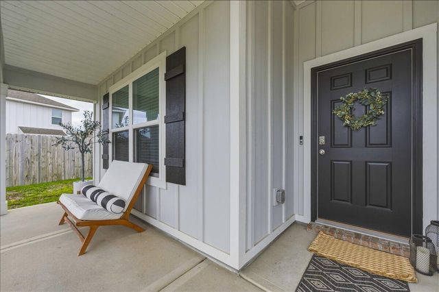 943 Sandbar Loop, Crestview, FL 32539