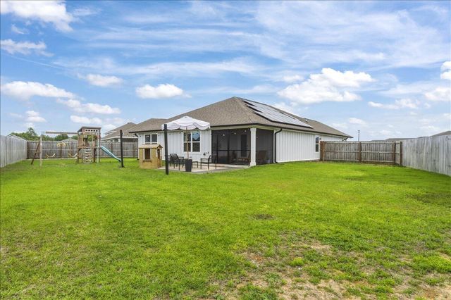 943 Sandbar Loop, Crestview, FL 32539