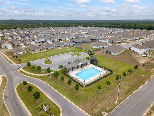 943 Sandbar Loop, Crestview, FL 32539