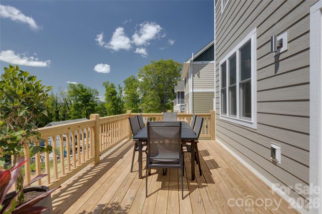 20 Loblolly Lane, Asheville, NC 28803
