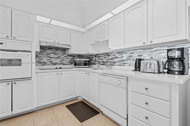 19370 Collins Avenue 614, Sunny Isles Beach, FL 33160