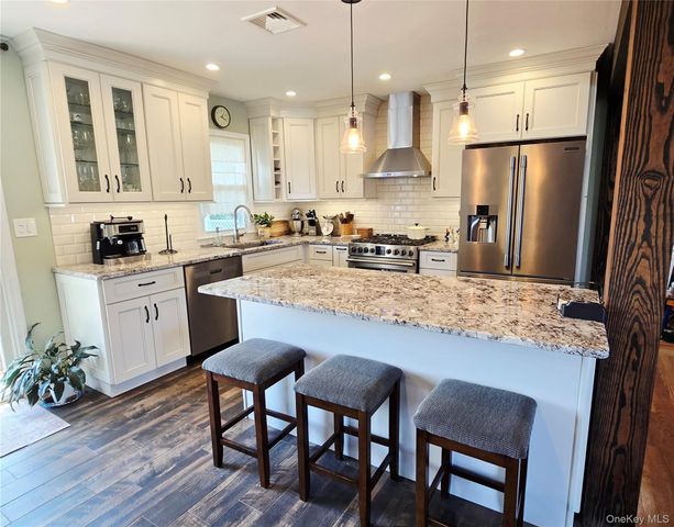 2574 7th Street, East Meadow, NY 11554