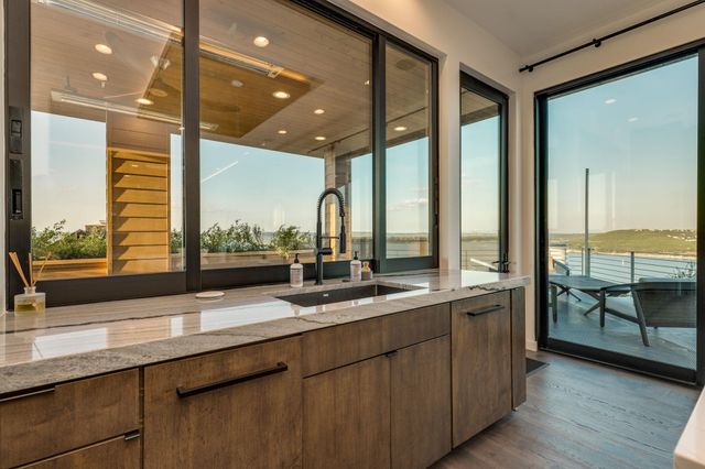 5004 McIntyre CIR, Austin, TX 78734