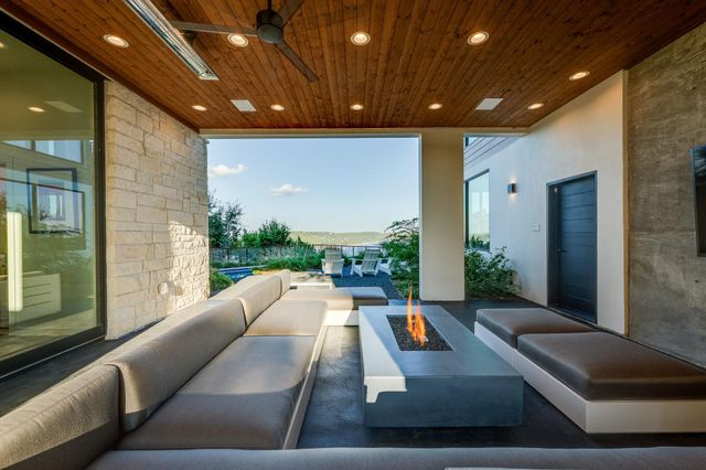 5004 McIntyre CIR, Austin, TX 78734