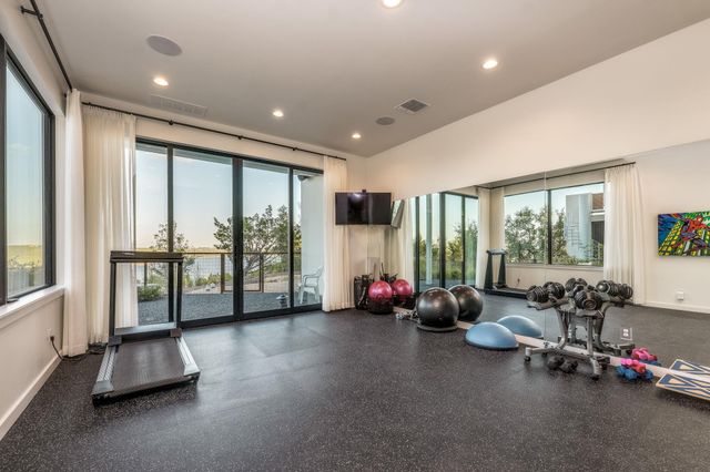 5004 McIntyre CIR, Austin, TX 78734