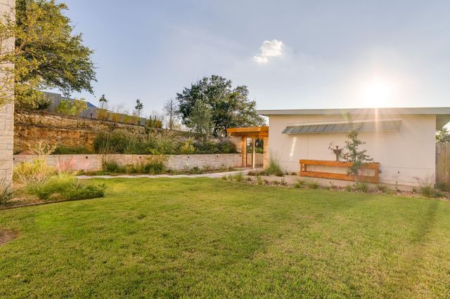 5004 McIntyre CIR, Austin, TX 78734