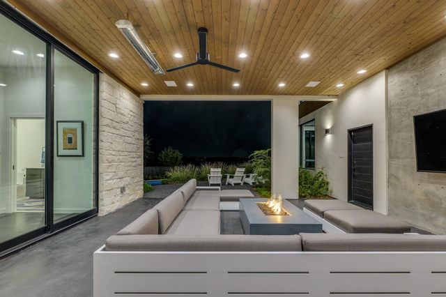 5004 McIntyre CIR, Austin, TX 78734