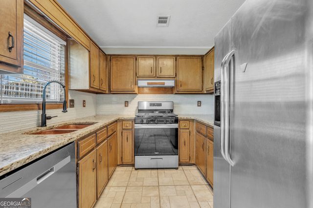 1555 Hardin Avenue, College Park, GA 30337