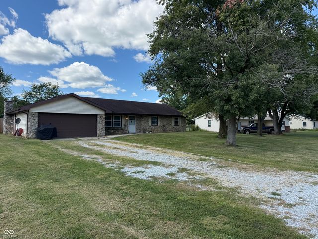 12145 N Everett Drive, Alexandria, IN 46001