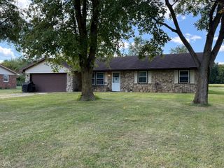 12145 N Everett Drive, Alexandria, IN 46001