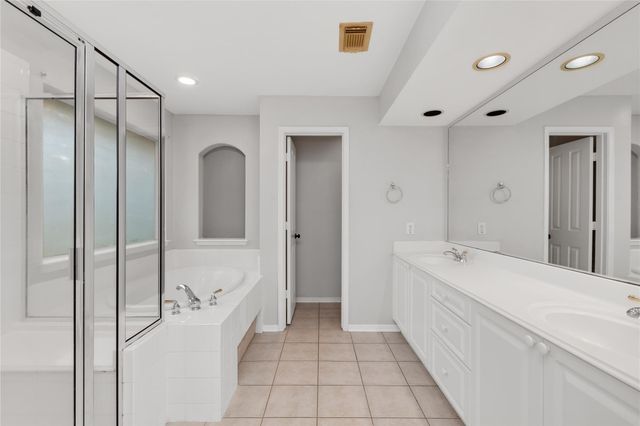 6 Vinca Trail, Spring, TX 77382