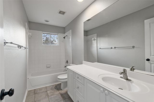 6 Vinca Trail, Spring, TX 77382