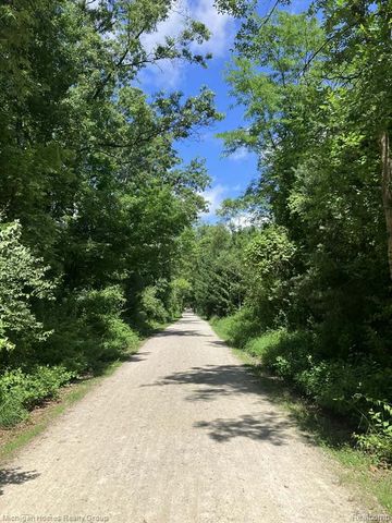 1437 Lantern Lane, Rochester Hills, MI 48306