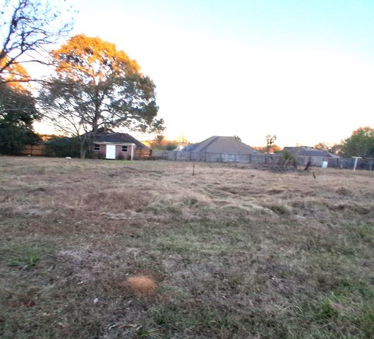 904 Pine Meadow, Texarkana, TX 75503